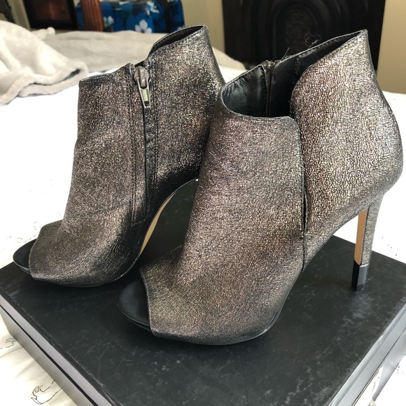 GUESS Adara Metallic Booties - Picture 5 of 7